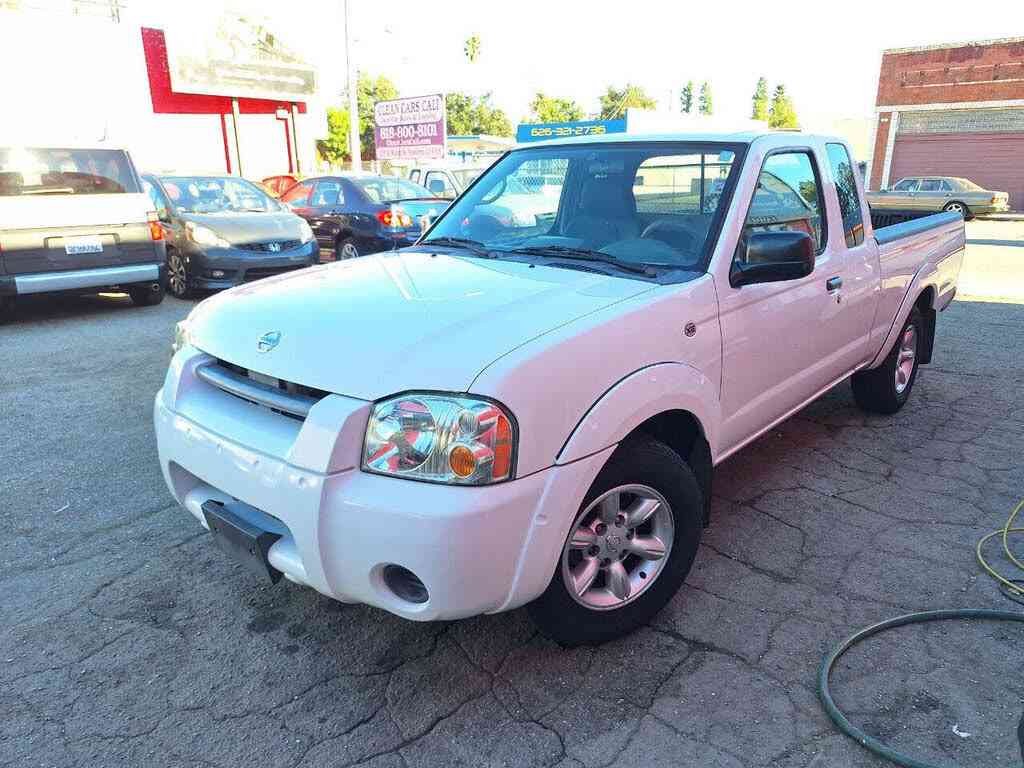 Silver Nissan Frontier Towing Capacity