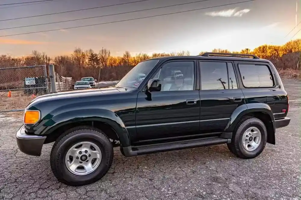 Customize Power Running Boards on classic SUV.